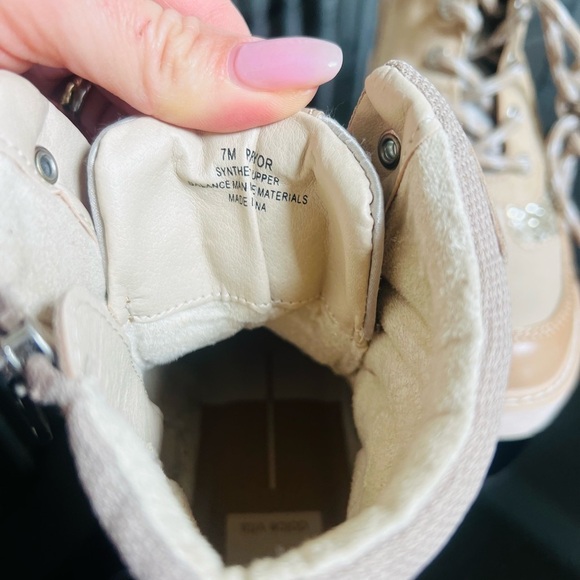 Women's Tan Lace-Up Boots 7 - Picture 3 of 5